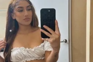 ✨💕sexy latina 💕✨ available now... - Image 3