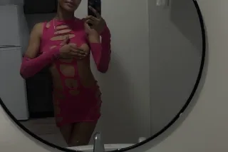 Text me now !! BACK IN TOWN ON... - Image 2