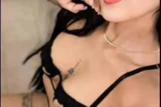 SEXY PETITE LATINA NEW IN TOWN... - Image 1