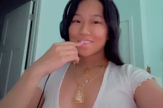 Available Sexy Asian Young girl 💗And Clean Pussy💓 Ready For Hookup✅ Videos sell And FT Fun✅ - Image 1