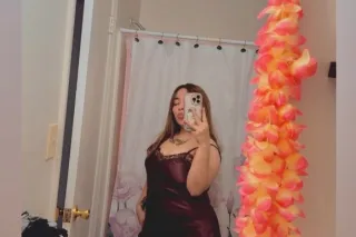 sexy latina visitando - Image 6