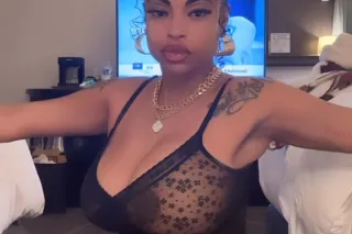Sexy Baddie with a Phatty read... - Image 4