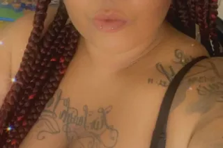 Daddy I am available💦Sexy Quee... - Image 2