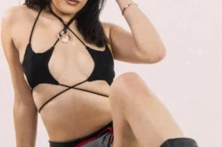 💕🌟YOUNG SEXY STAR🌟💕 i just arr... - Image 2
