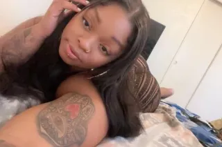Hey daddy🥰🤑treat yourself, ask... - Image 1