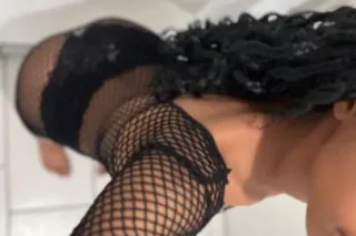Sexy carmel baddie🤪💦 Carplay OUTCALL 📲📲 - Image 5