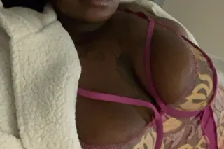 NEW HERE - 29 - Image 2