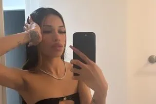 Prettiest petite Sexy Latina🔥 Fine Ginger Freak 💕 - Image 7