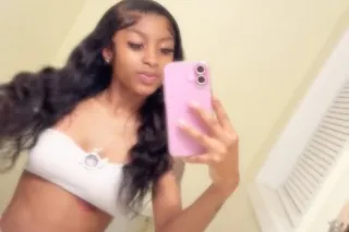 PETITE BROWN BUSSSITBABY 😍 - Image 1