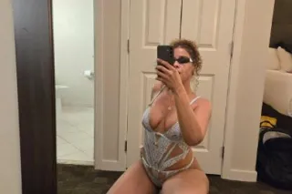 Brazilian bombshell - 23 - Image 2