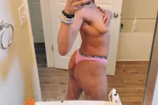 LETS HAVE FUN TONIGHT CARPLAY READY OUT CALL DEPENDING ON LOCATION NO DEALS MY PRICE IS STAMPED - Image 6