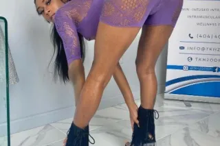 Slim sexy young mama 👅 Pretty ... - Image 2