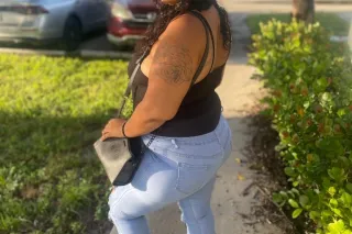 PUSSY GRIPS & CREAMS COME FUCK THIS PHAT ASS - Image 5