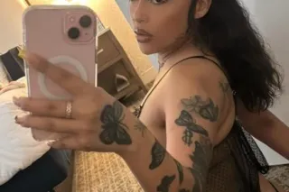 PARTY GIRL ❄💋👅📍𝓢𝓹𝓮𝓬𝓲𝓪𝓵𝓼 𝓣𝓸𝓭𝓪𝔂❗FREAKY PETITE LATINA 💋💦SNEAK AWAY AND PLAY 😜️ - Image 1