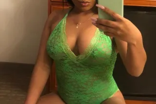 😜Up Late Lets Play💦incalls💋T I G HT 😍DRIPPING WET💦P E T I T E Latina Bombshell🥰💦 - Image 6