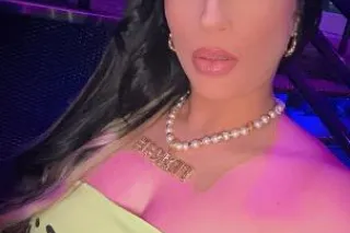 latina bonita - Image 1
