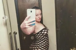 🩷🌷💦CUM INSIDE MY WORLD..IM HOR... - Image 4