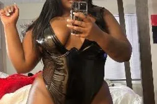 Sexy thick chocolate 👅🍫 Fetish... - Image 3