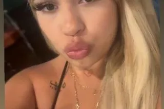 petite latina - 22 - Image 1