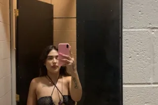 Sexy and Sweet 🍓 5"4 Petite and Curvy In all the right places 🍑Come play with me Daddy💦 - Image 9