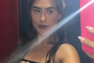 Sexy and Sweet 🍓 5"4 Petite an... - Image 1