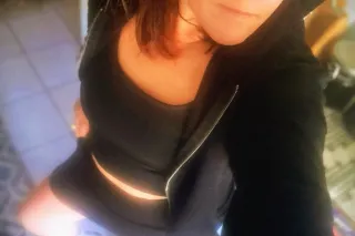 Another Saturday night and I ain't got nobodyI've got some money cause I just got paidNow how I wish I had someone to talk toI'm in an awful way...Well you're in luck ... here i am - Image 5