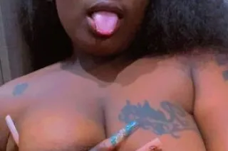 NEW IN TOWN 😜 I CAN MAKE MY THROAT STRETCH👅💦🍆 I CAN MAKE A MESS 😏 - Image 1