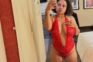 SUN KISSED BADDIE 😍✨💦 ONLY IN ... - Image 2