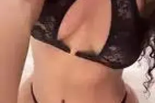 2 girls outcall and incalls qs250 hh300 hr400 oldermen 35 and.up - Image 6