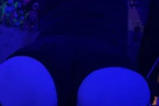 💦💋💦💋ThIcK ThIgH ThUr$dAyYy!! 💋... - Image 1