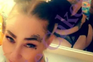 80qv @mzthickythickerson(onlyfans) up ALL NIGHT ILL DO WHAT SHE WONT - Image 1