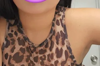Soy una Latina mui Caliente Cu... - Image 4