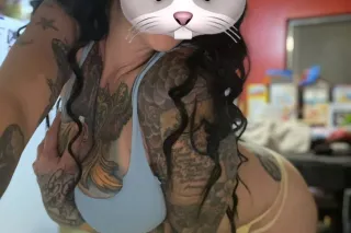 Cum 💦 and play 💜 with me. Im b... - Image 3