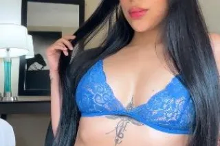 Angie - 25 - Image 1