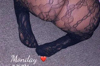 She not Regular pretty pussy c... - Image 1