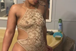 SHE GOT THAT WET WET WET - 25 - Image 3