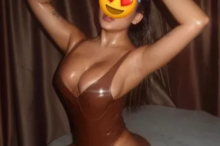 😋 Naughty girl looking for a b... - Image 1