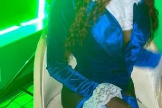 Petite Ethiopian Princess in t... - Image 4
