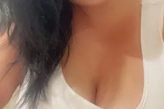 thick thighz n bedroom eyez💋Bella ❤ MILF - Image 2