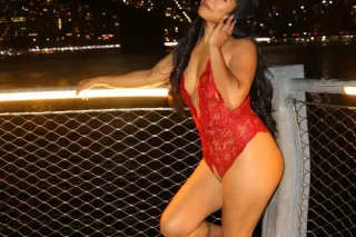 Truly Beautiful Islander 🌺 Ava... - Image 4