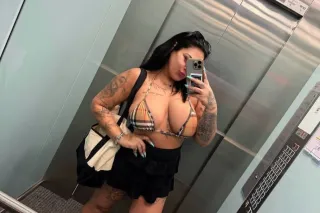 Incredible KISSER - 33 - Image 3