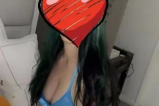 Looking to relax 🥰... A sensual soft touch sounds pleasant!! - Image 5