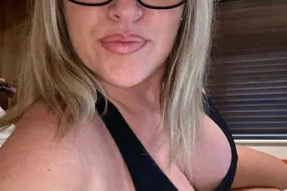💘Horny Party Mom😋Ready for all... - Image 4