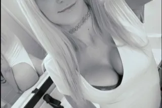 FUN FRIDAY W NIXXXIE - Image 8