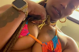 HOSTING Slim Thick & gorgeous 🤑💦💦 Deep throat Queen - Image 2