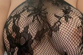 sexy MILF!! XxxTreat without the tricks...im the life of every party 🥳🌬💨❄ - Image 2