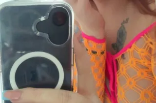 FAT ASS WHITE GIRL W/ THICK TH... - Image 1