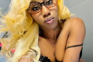 your favorite pleaser / dom en... - Image 1