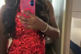 Fun& sweet 21 y/o looking to p... - Image 1