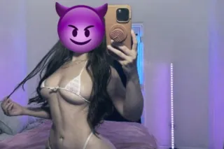 soy latina muy caliente 🔥 teta... - Image 2